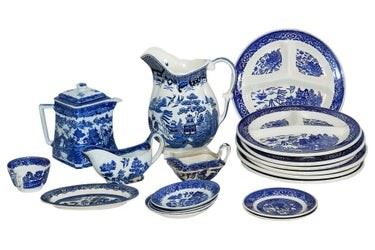 0146 Gp Lot Nineteen 19 Blue  White Ceramic Dishes