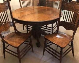 Dining Room Table & Chairs https://ctbids.com/#!/description/share/261798