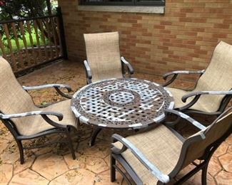 Outdoor Table and Chairs https://ctbids.com/#!/description/share/261687