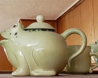 Frog, Teapot, cups
