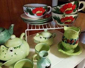 Ceramica de Cuernavaca Frog Teapot and Sugar Jar with 2 Cups
