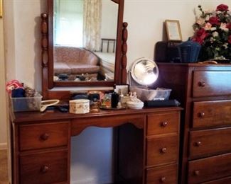 Dresser Vanity with Mirror