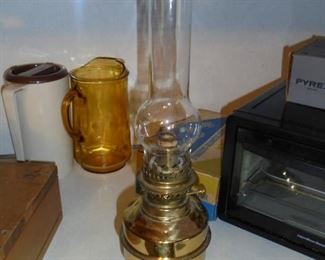 Vintage round wick kerosene lamp w/tall globe 