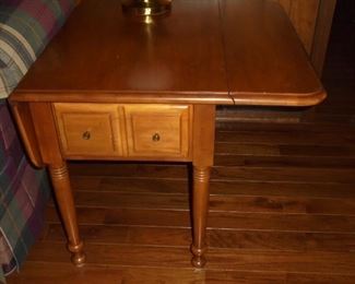 1 of 2 matching maple end tables w/drop leaves & drawer