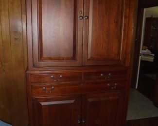 Large solid wood entertainment center w/4 doors & 5 drawers