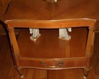 Maple table w/shelf & drawer