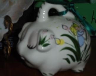 Ceramic 'piggy bank' w/stopper