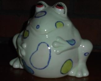 Frog coin bank w/stopper