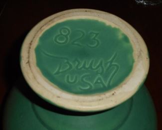 Vintage 823 Brush USA green vase - no chips or cracks