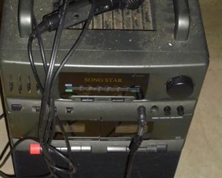Song Star karaoke machine w/mike and am/fm & double cassette player - works