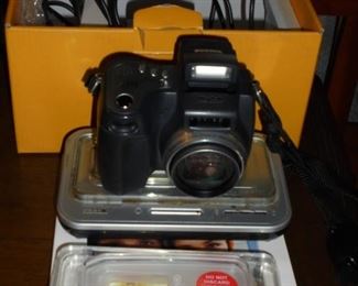 Kodak Easy Rebel XSi w/Canon EF 75-300 mm zoom lens w/3 docking stations