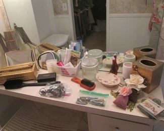 Vintage Gold-Finish Kleenex Box - Hollywood Regency Accessories