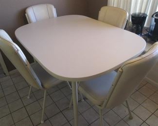 Dinette Table/4-Chairs