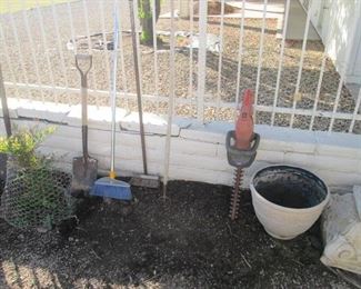 Yard Supplies & Decor