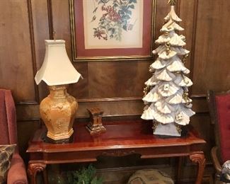 Sofa table, art