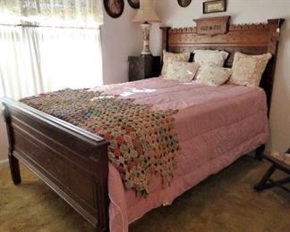 Eastlake antique bed, Antique Yo-Yo Quilt from Feed Sack fabric