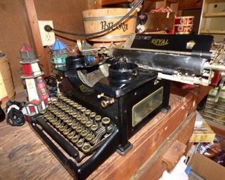 Antique Royal Manual typewriter