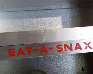 Vintage Tom's Eat-A-Snax 