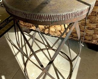 Metal side table with geometric design