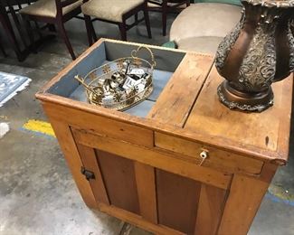 Antique dry sink