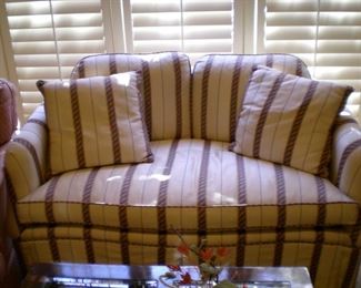 Michael Thomas demi sofa