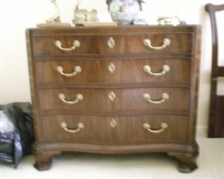 While small dresser