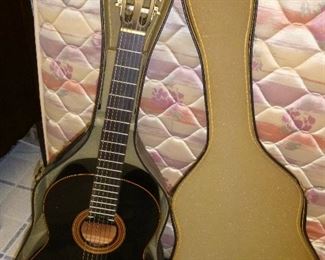 Yamaha special edition guitar, Model G-55-1BK & case