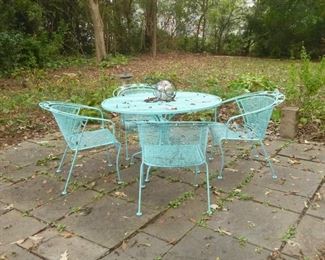 cute metal patio table & chair set