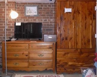 Broyhill Dresser, 32" flatscreen LED TV, vintage cedar closet