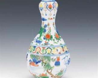 Chinese Wucai GarlicTop Porcelain Vase 