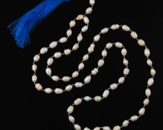 Chinoseire Style Single Strand Pearl and Gold Bead Lariat Necklace
