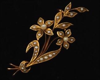 English Victorian Gold and Pearl Flower Brooch 
