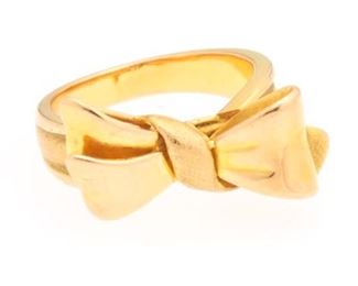 Ladies 20k Gold Bow Ring 