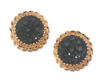 Ladies Gold and Carved Green Nephrite Jade Pair of Earrings 