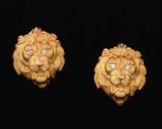 Ladies Gold and Diamond Pair of Lions Head Ear Clips 