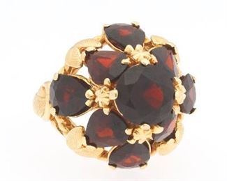 Ladies Gold and Garnet Siam Princess Style Ring 