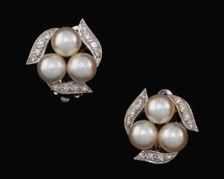 Ladies Gold, Pearl and Diamond Pair of Ear Clips 