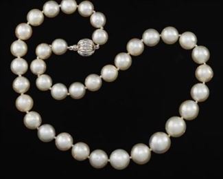 Ladies South Sea Pearl Necklace, AIGL Report 