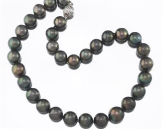 Ladies Tahitian Pearl Necklace, AIG Report 