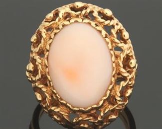 Ladies Vintage Gold and Angel Skin Coral Ring 