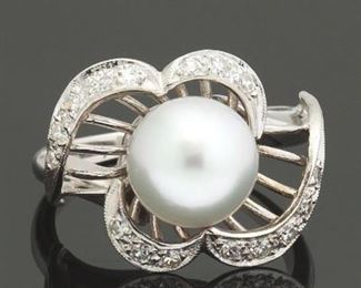 Ladies Vintage Gold, Pearl and Diamond Ring 