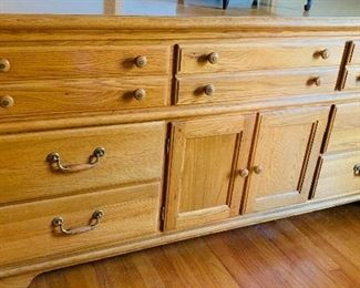 Thomasville Light Wood Chest of Drawers with Mirror