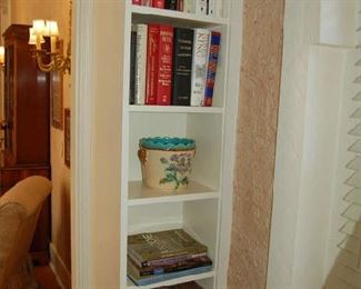 Majolica cache pot