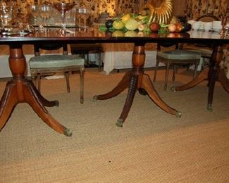 Triple pedestal dining stable