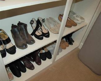 Name brand ladies shoes