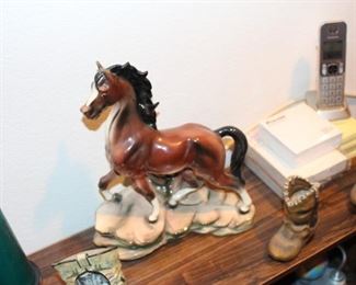 Horse Staue/Lamp