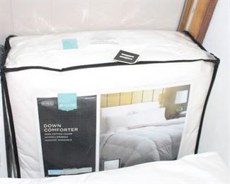 Brand new king size down comforter