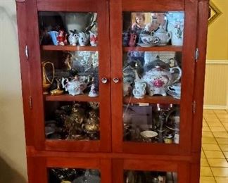 Hutch loaded with knick knacks