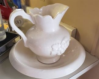 Pitcher w/ Basin