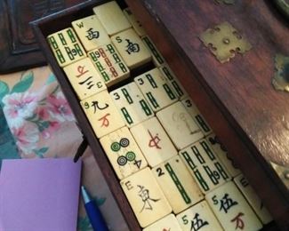 1920s Mahjong Chinese bone tile game set with wood case